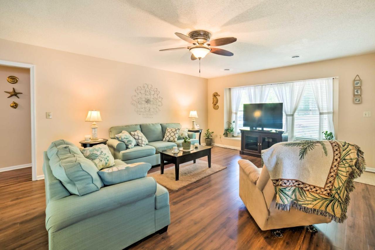 Oak Island Home With Fenced Yard, Walk To Long Beach Εξωτερικό φωτογραφία