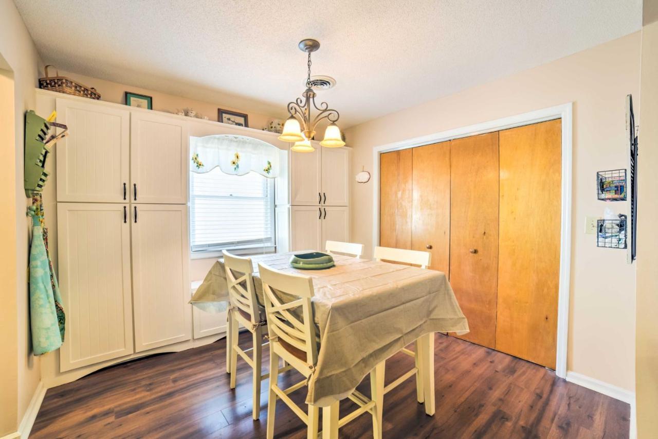 Oak Island Home With Fenced Yard, Walk To Long Beach Εξωτερικό φωτογραφία