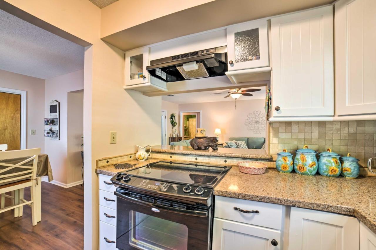 Oak Island Home With Fenced Yard, Walk To Long Beach Εξωτερικό φωτογραφία