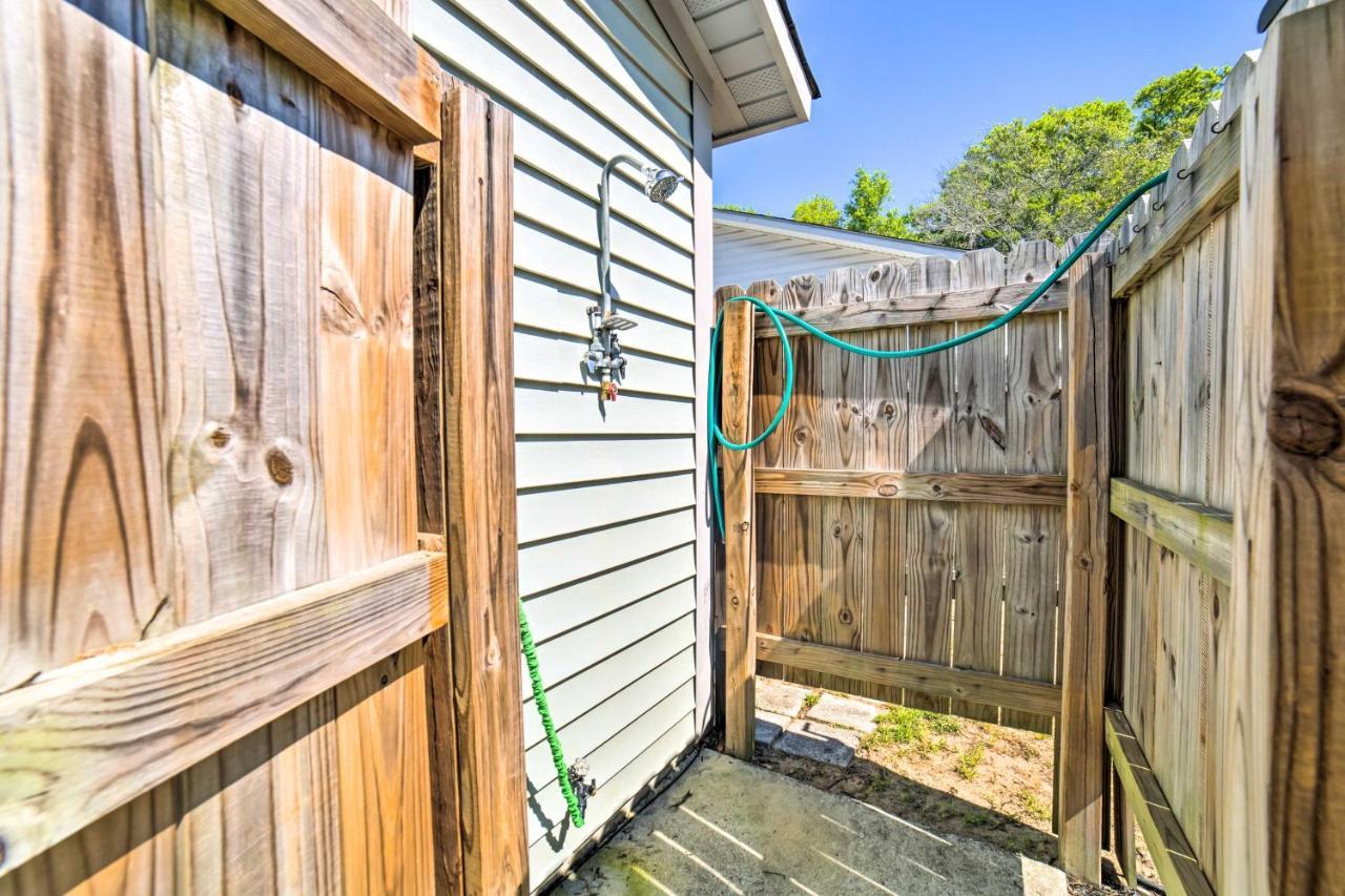 Oak Island Home With Fenced Yard, Walk To Long Beach Εξωτερικό φωτογραφία