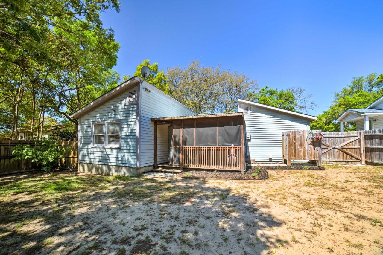 Oak Island Home With Fenced Yard, Walk To Long Beach Εξωτερικό φωτογραφία