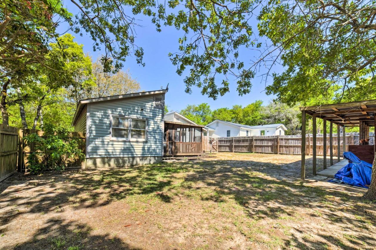 Oak Island Home With Fenced Yard, Walk To Long Beach Εξωτερικό φωτογραφία