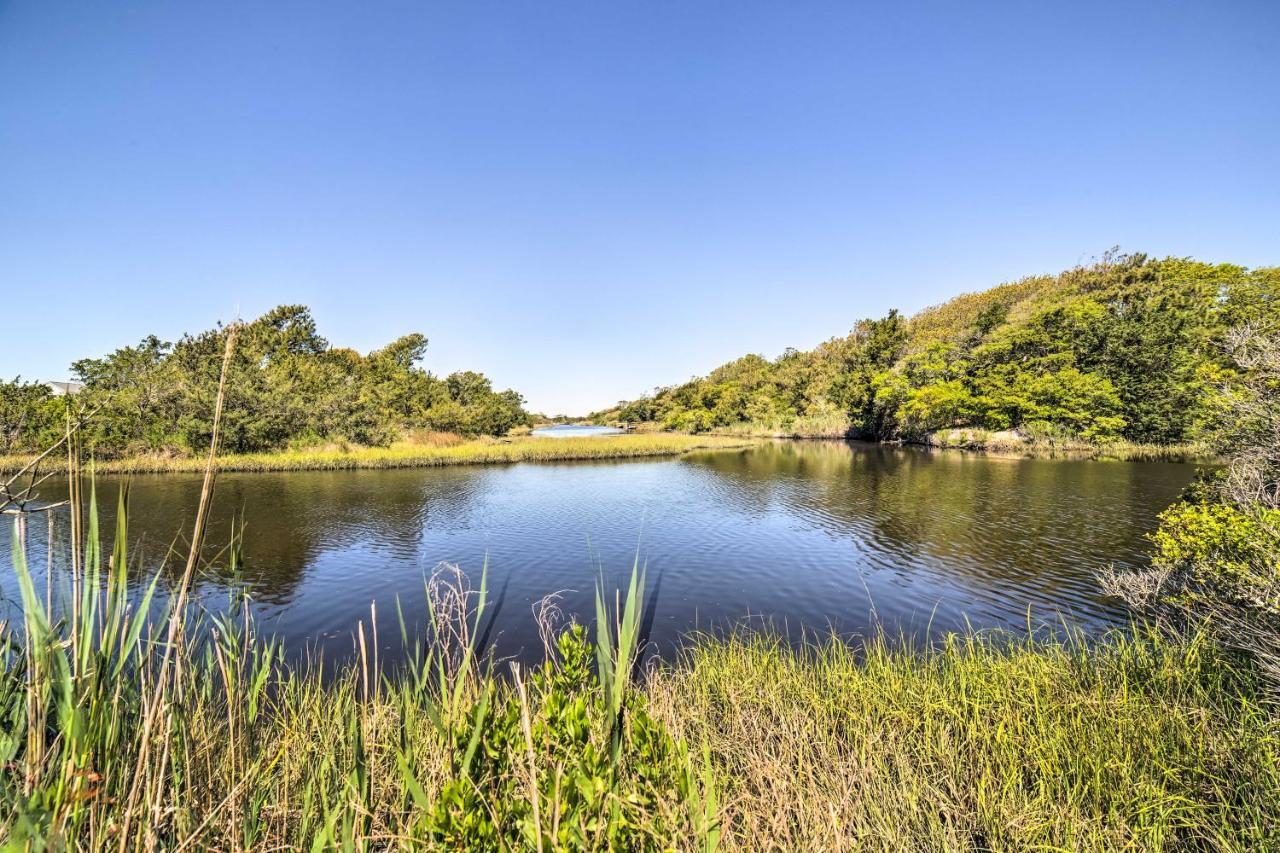 Oak Island Home With Fenced Yard, Walk To Long Beach Εξωτερικό φωτογραφία